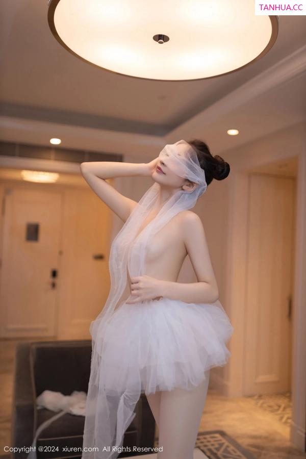   [XiuRen]高清写真图 2024.06.05 No.8657 鱼尾fish 丝袜美腿第50张图片